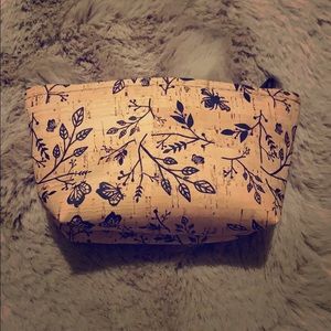 Coin Purse made of cork bee and plant design